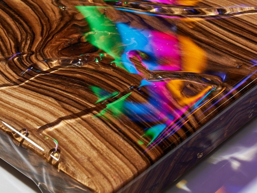 Richly grained wood protected by a high-gloss Inkobar clearcoat